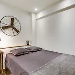 Augustins IV - Charming Studio, Paris Seine Apartment