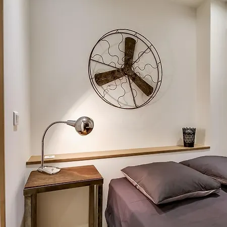 Augustins Iv - Charming Studio, Seine Апартаменты *